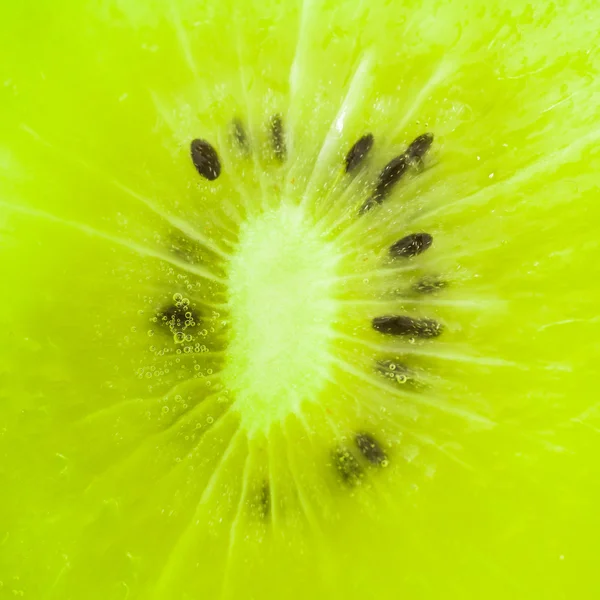 Kiwi amarelo fatiado — Fotografia de Stock
