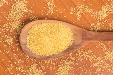 Kuskus içine bir kaşık. Cuscuz Marroquino