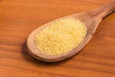 Kuskus içine bir kaşık. Cuscuz Marroquino