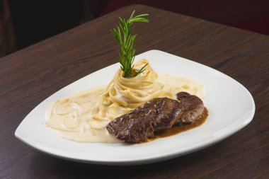 Dosya mignon ve erişte