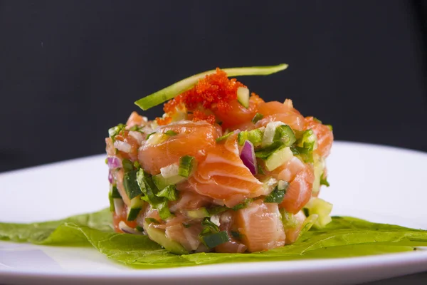 Bıçak ile Somon ceviche