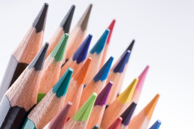 Çeşitli renk renkli kalemler