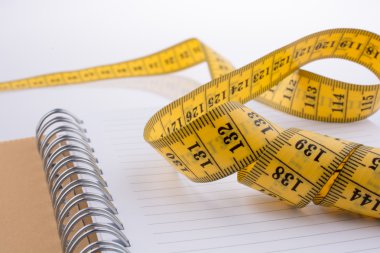 Sarı renk ölçüm bandı