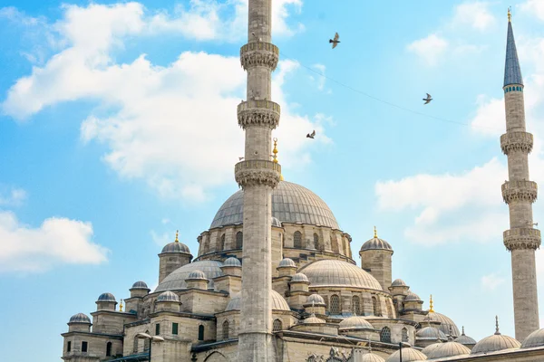 Kopule mešity v Istanbulu — Stock fotografie