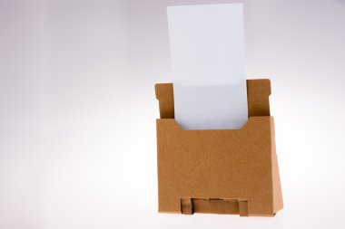 Broşür kutusu sahibi 