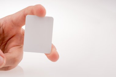 Elinde kağıt parçası