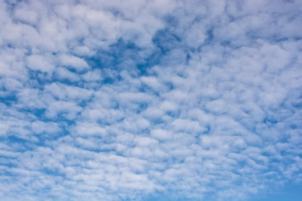 Himmel mit Wolken — Stockfoto