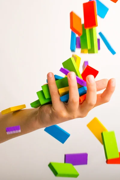 Düşen renkli domino