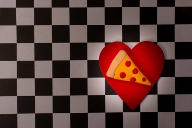 Pizza ikonu ve kalp ikonu. Yemek Aşkı Konsepti