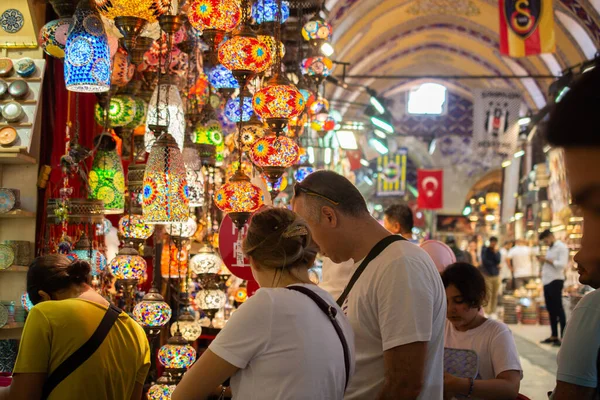 Grand Bazaar, Türkiye, dünyanın en büyük ve en eski kapalı pazarlarından biri..