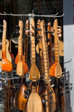 Klasik Türk teli enstrümanı Saz, baglama
