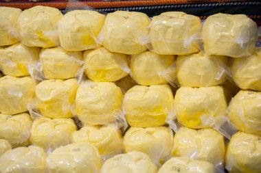 Süt ürünleri gibi tüm blok tereyağı