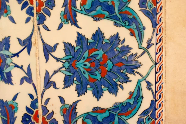 Estilo Otomano Artesanal Azulejos Turcos Com Padrões Florais Vista — Fotografia de Stock