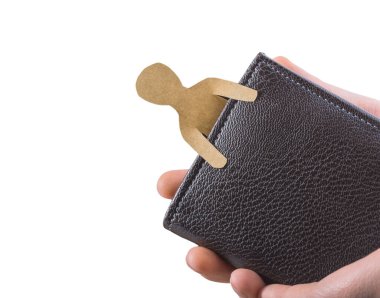 Beyaz arkaplanda izole edilmiş kağıttan kesilmiş insan şekli.