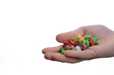 buruşuk avuç renkli kağıt