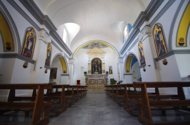 Cerro al Volturno, Isernia Eyaleti, Molise, İtalya - Aziz Peter ve Paul Kilisesi 'nin İçi