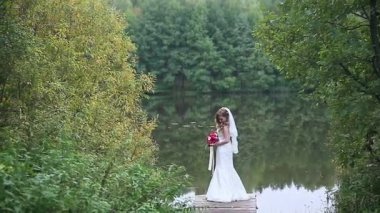 Zarif genç kız gelinlik.