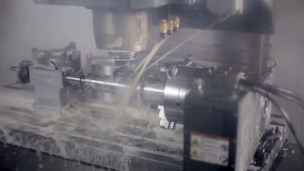 Drehmaschine, Drehmaschine arbeitet. — Stockvideo