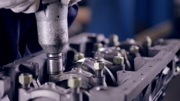 Car engine assembling. — Stock Video