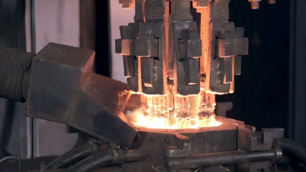 Metallproduktion på metallurgi fabriken. — Stockvideo