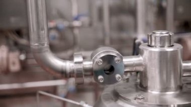 Boru hatları, pompa, filtre, ölçü aygıtları, depolama.