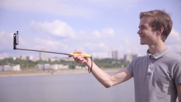 Young man making selfie. — Stock Video