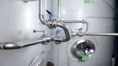 Büyük demir tankları tesisi, depo.