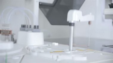 Otomatik ilaç, tıbbi malzeme modern laboratuvar olarak çalışır..