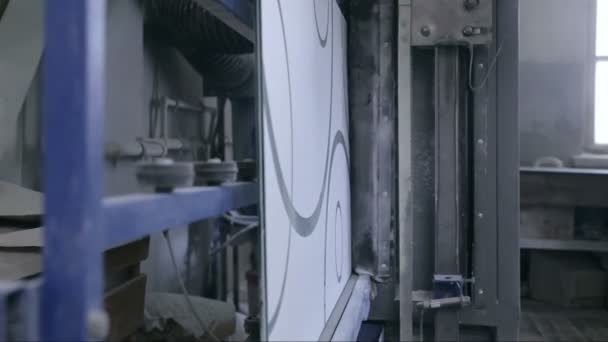 Janela de vidro e vidro decorativo automatizado linha de produção . — Vídeo de Stock