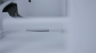 Modern ilaç ekipman. İlaç, kimyasal analiz üretimi için yüksek teknoloji otomatik makine.