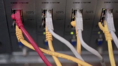 süper bilgisayar kabloları ve lambalar