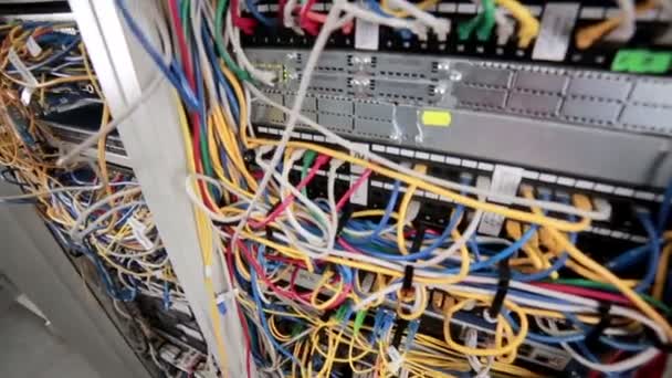 Supercomputer met kabels en lampen — Stockvideo