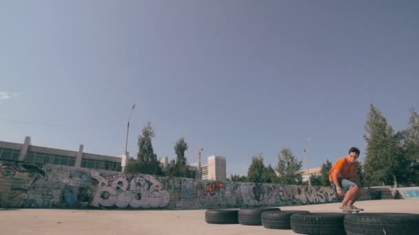 Wahre Freiheit Skateboarden. Zeitlupe. — Stockvideo
