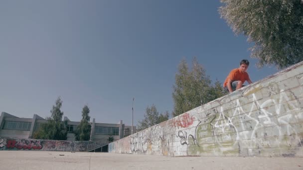 Sann frihet skateboard. Slow motion. — Stockvideo