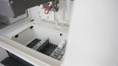 Tıbbi Hematoloji analyzer makine otomatik olarak test tam kan sayımı için çalışma