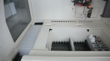 Tıbbi Hematoloji analyzer makine otomatik olarak test tam kan sayımı için çalışma
