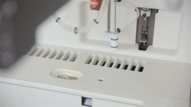 Tıbbi Hematoloji analyzer makine otomatik olarak test tam kan sayımı için çalışma