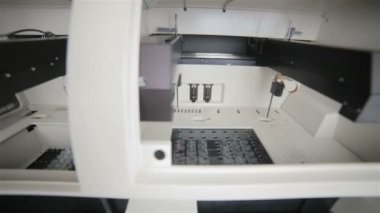Tıbbi Hematoloji analyzer makine otomatik olarak test tam kan sayımı için çalışma