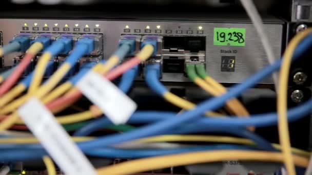 Fils à l'intérieur du superordinateur. Rendre ferme .