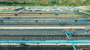 Atık su temizleme tesislerinin yukarıdan görüntüsü