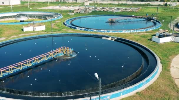 Installations rondes de traitement des eaux usées situées à l'extérieur — Video