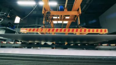 Mekanik ışınlayıcı metal plakaların yerini değiştiriyor.