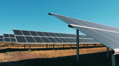 Güneş pilleri açık hava sıralarına yerleştirildi