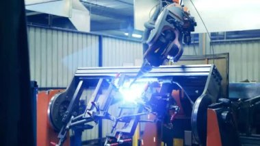 Bisiklet gövdesindeki metal elementler kaynaklanıyor.