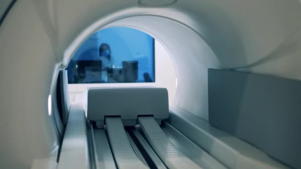 Widok wnętrza medycznego skanera CT — Wideo stockowe