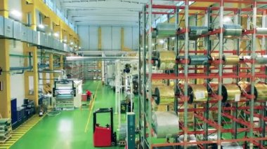 Plastik üretim tesisinin depolama alanı