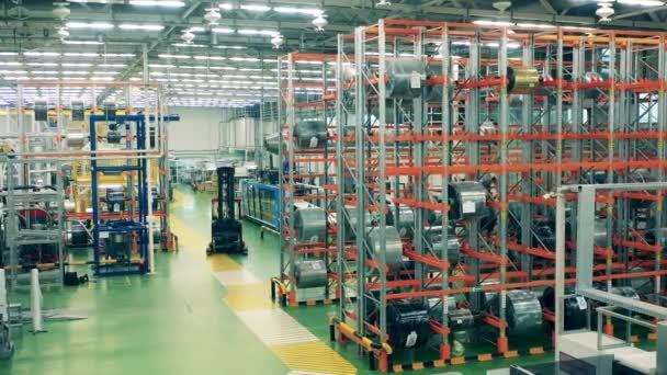 Unidad de fábrica de fabricación de plástico con equipo — Vídeos de Stock