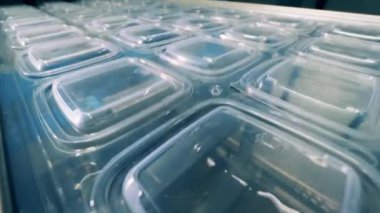 Otomatik taşıma sırasında plastik paket materyali