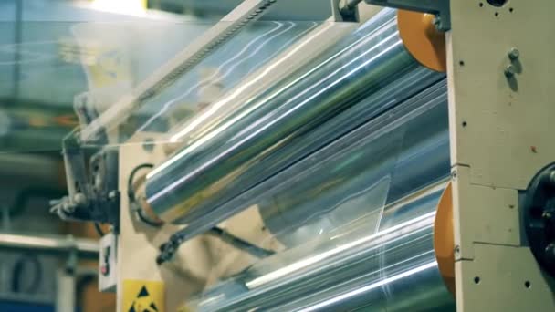 PVC-plåt tillverkningsmaskin på en modern plastfabrik — Stockvideo