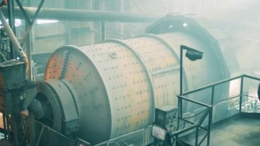 Madencilik fabrikasındaki sanayi öğütme fabrikası